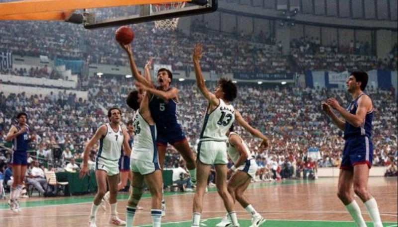 Βρέθηκαν στον δρόμο της Εθνικής στο Eurobasket-1987! Τους αναγνωρίζεις;